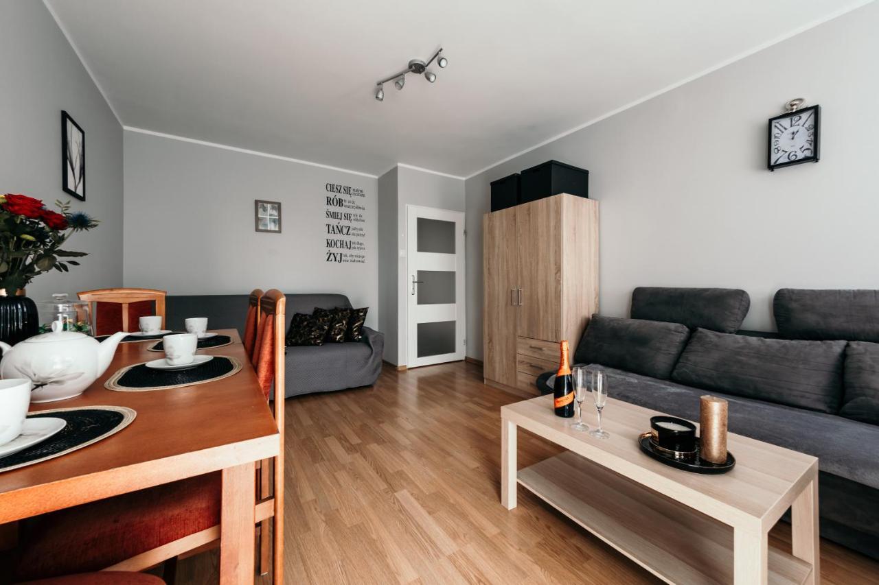 Spacious 3 Bedroom Apartament Near Olivia Business Center Gdansk Exterior photo